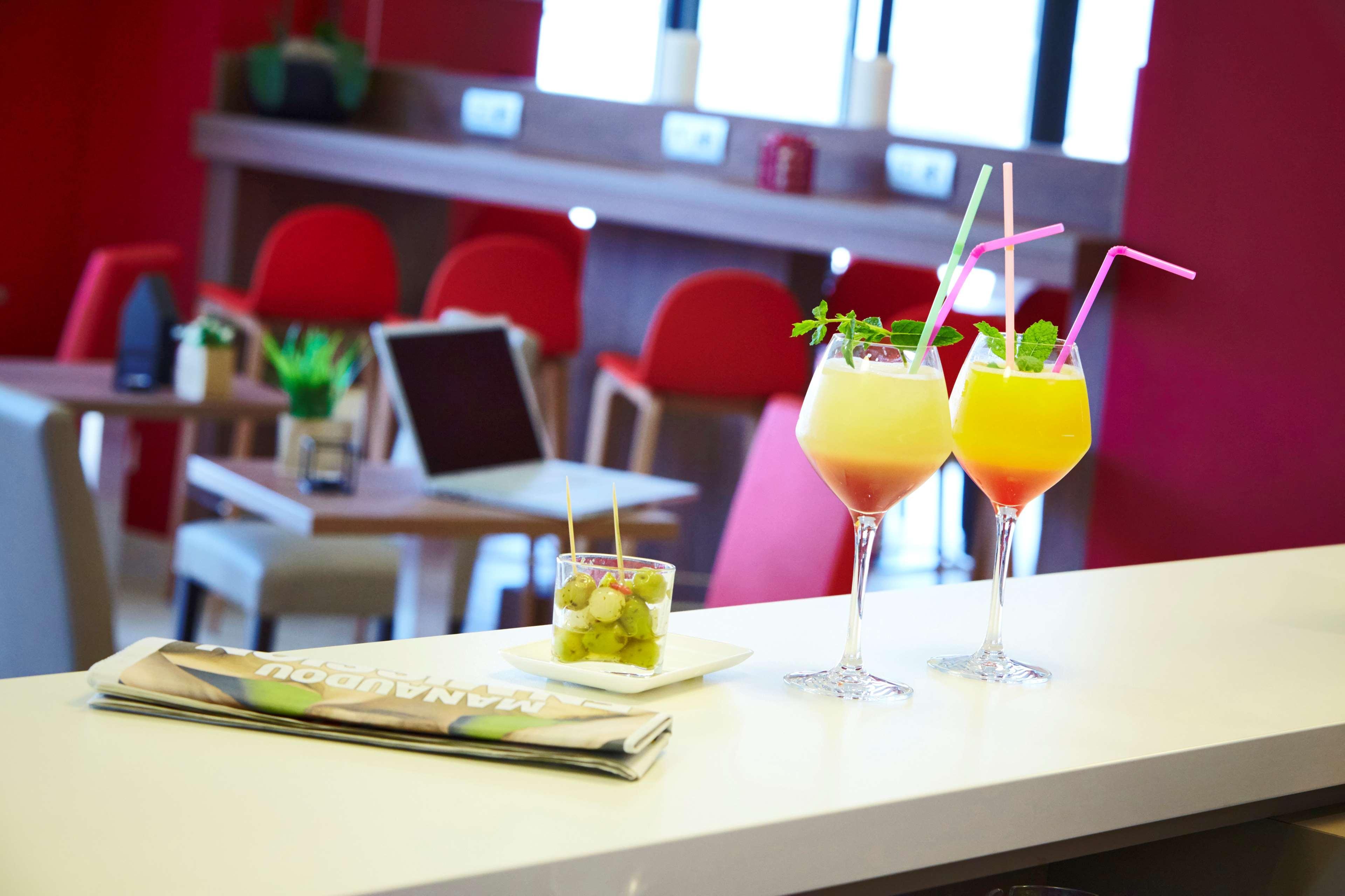 康铂塞文阿莱斯中心酒店 外观 照片