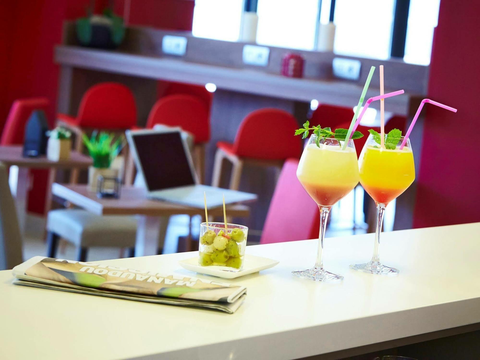 康铂塞文阿莱斯中心酒店 外观 照片